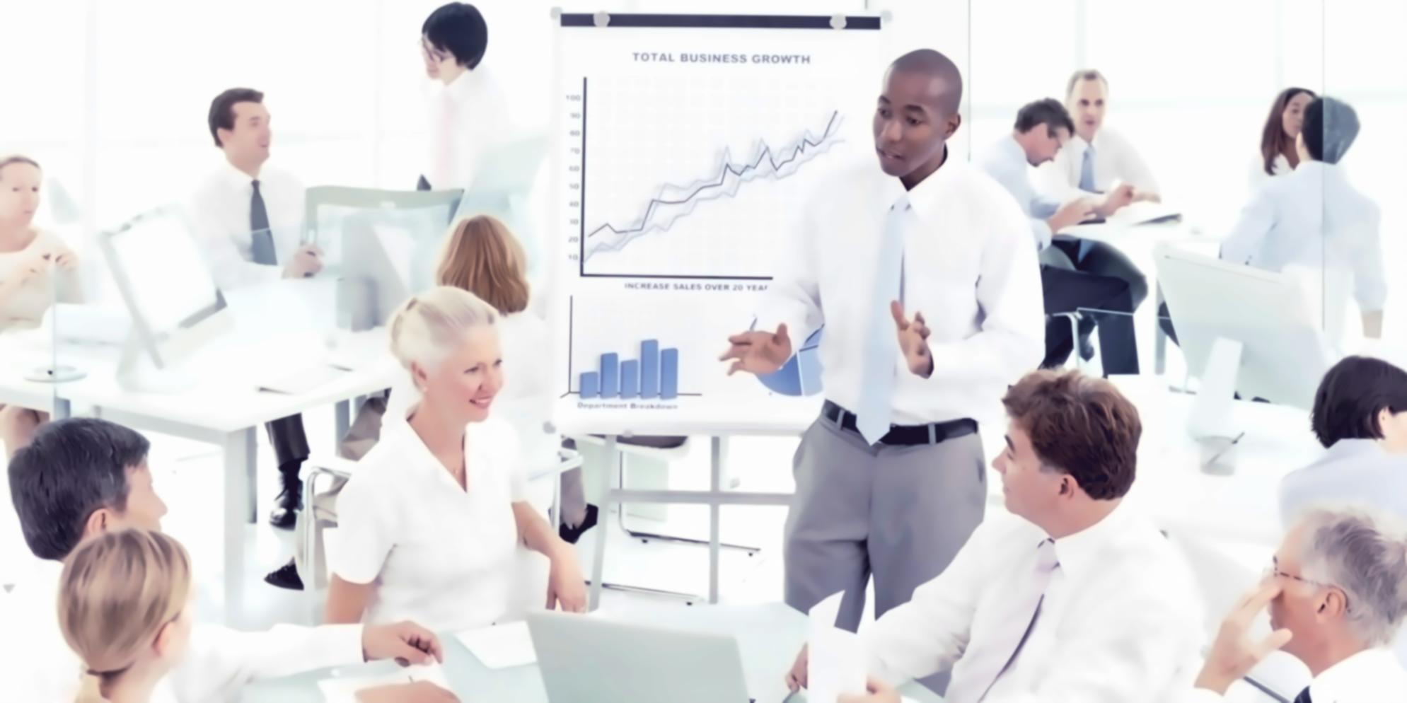 Analyse détaillée de données financières sur écran avec graphiques de performance